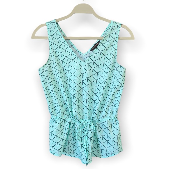 Banana Republic Tops - Banana Republic Simple Wavey Sleeveless Top